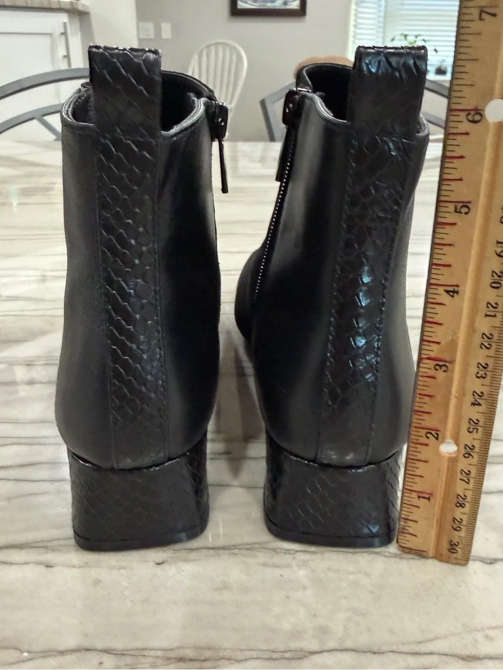 Donald J Pliner Travis Black Suede Chelsea Ankle Boots Snake Heel Size 7